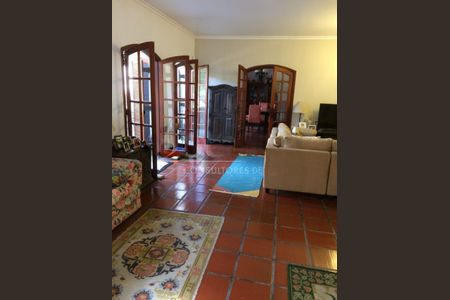 Casa à venda com 3 quartos, 400m² em Parque Guarapiranga, São Paulo