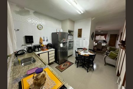 Casa à venda com 119m², 3 quartos e 3 vagas
