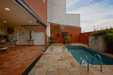 Casa à venda com 240m², 4 quartos e 3 vagas