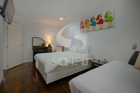 Casa à venda com 240m², 4 quartos e 3 vagas