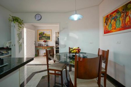 Casa à venda com 240m², 4 quartos e 3 vagas