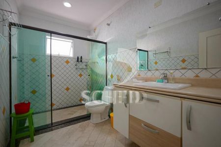 Casa à venda com 240m², 4 quartos e 3 vagas