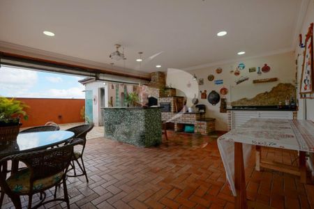 Casa à venda com 240m², 4 quartos e 3 vagas