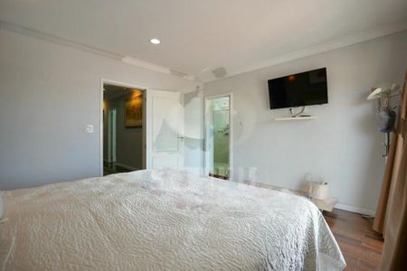 Casa à venda com 4 quartos, 240m² em Interlagos, São Paulo
