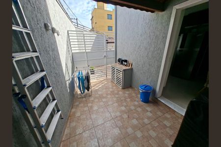Casa à venda com 80m², 2 quartos e 3 vagasQuintal 