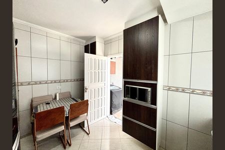 Casa à venda com 80m², 2 quartos e 3 vagasCozinha - Armários