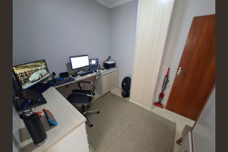 Casa à venda com 80m², 2 quartos e 3 vagasEscritório 