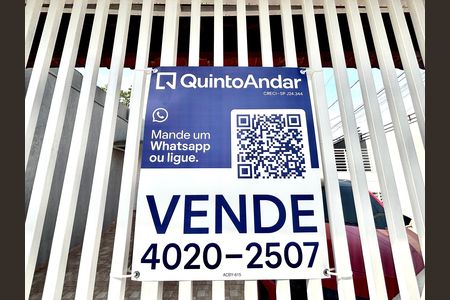 Casa à venda com 80m², 2 quartos e 3 vagasFachada 