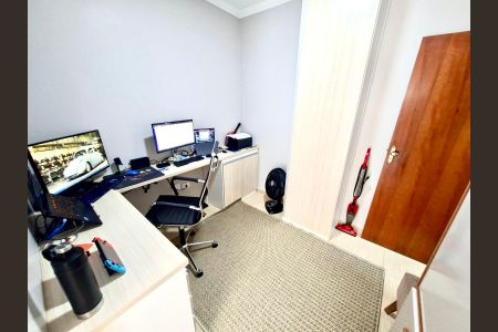 Casa à venda com 80m², 2 quartos e 3 vagasEscritório 
