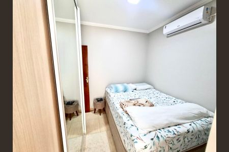 Casa à venda com 80m², 2 quartos e 3 vagasQuarto 