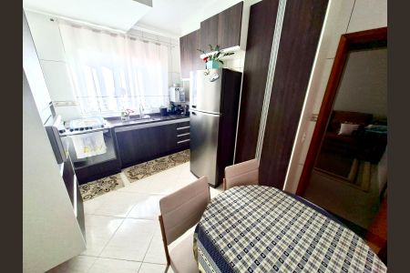 Casa à venda com 80m², 2 quartos e 3 vagasCozinha - Armários