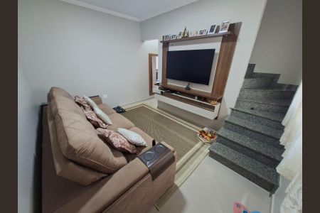 Casa à venda com 80m², 2 quartos e 3 vagasSala