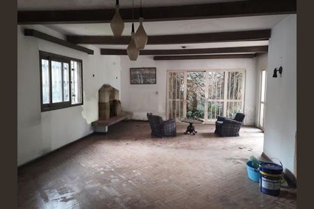 Casa à venda com 4 quartos, 289m² em Jardim Marajoara, São Paulo