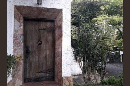 Casa à venda com 4 quartos, 289m² em Jardim Marajoara, São Paulo