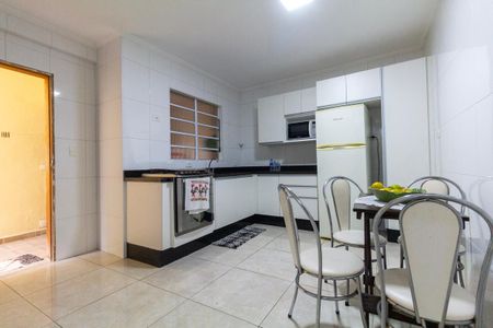 Casa à venda com 115m², 3 quartos e 2 vagasCozinha 1