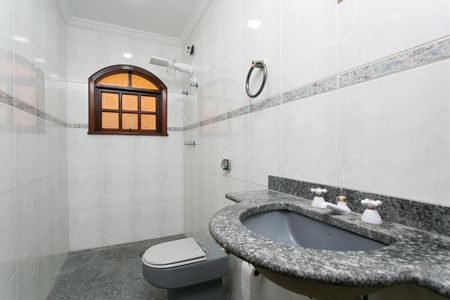 Casa para alugar com 248m², 3 quartos e 6 vagas Casa para alugar com 248m², 3 quartos e 6 vagasBanheiro 3