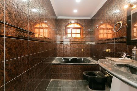 Casa para alugar com 248m², 3 quartos e 6 vagas Casa para alugar com 248m², 3 quartos e 6 vagasBanheiro da Suíte
