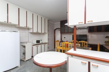 Casa para alugar com 248m², 3 quartos e 6 vagas Casa para alugar com 248m², 3 quartos e 6 vagasCozinha