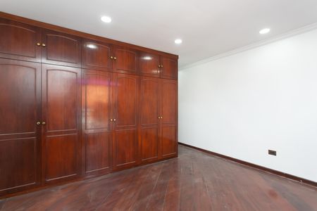Casa para alugar com 248m², 3 quartos e 6 vagas Casa para alugar com 248m², 3 quartos e 6 vagasSuíte