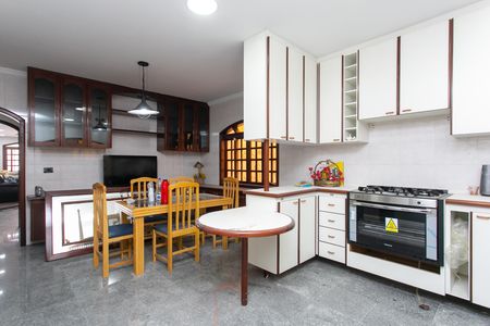 Casa para alugar com 248m², 3 quartos e 6 vagas Casa para alugar com 248m², 3 quartos e 6 vagasCozinha