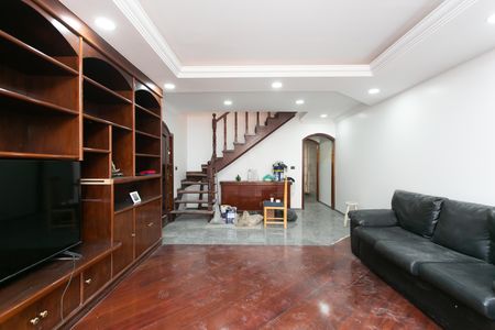 Casa para alugar com 248m², 3 quartos e 6 vagas Casa para alugar com 248m², 3 quartos e 6 vagasSala