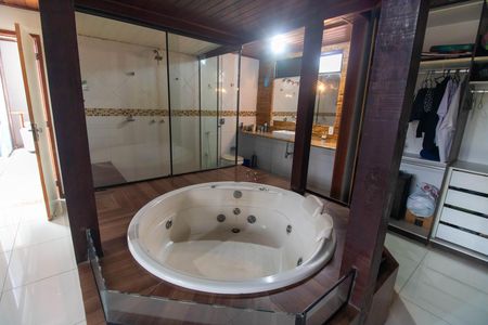 Apartamento à venda com 180m², 3 quartos e 1 vagaBanheiro da Suíte