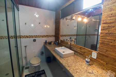 Apartamento à venda com 180m², 3 quartos e 1 vagaBanheiro da Suíte