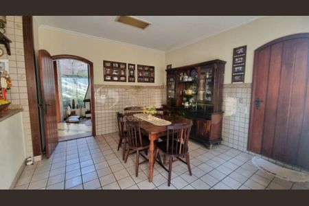 Casa à venda com 4 quartos, 450m² em Jardim Marajoara, São Paulo