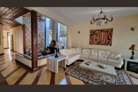 Casa à venda com 4 quartos, 450m² em Jardim Marajoara, São Paulo