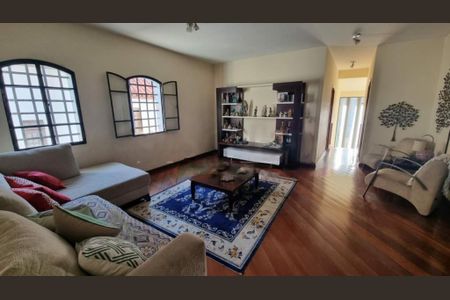 Casa à venda com 4 quartos, 450m² em Jardim Marajoara, São Paulo