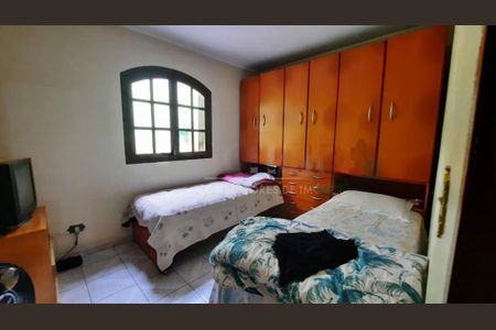 Casa à venda com 3 quartos, 250m² em Balneário São Francisco, Diadema