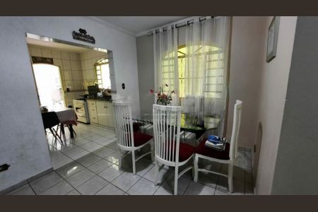 Casa à venda com 3 quartos, 250m² em Balneário São Francisco, Diadema