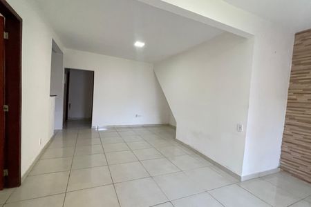 Sala de casa para alugar com 2 quartos, 75m² em Vila Canaan, Duque de Caxias