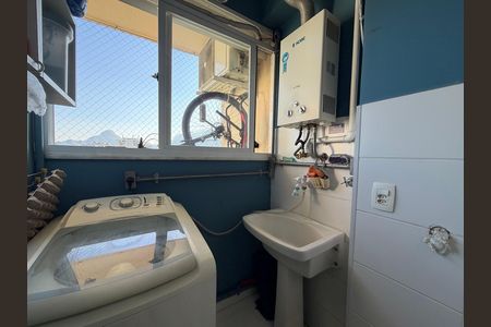 Apartamento à venda com 60m², 2 quartos e 1 vaga Apartamento à venda com 60m², 2 quartos e 1 vagaÁrea de serviço
