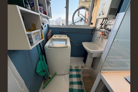 Apartamento à venda com 60m², 2 quartos e 1 vaga Apartamento à venda com 60m², 2 quartos e 1 vagaÁrea de serviço