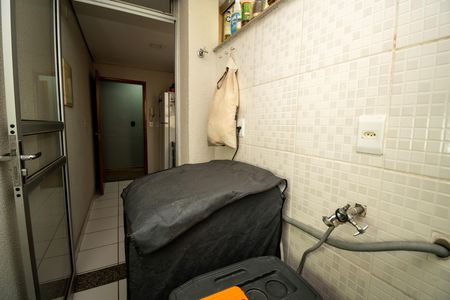 Apartamento à venda com 123m², 2 quartos e 1 vaga Apartamento à venda com 123m², 2 quartos e 1 vagaCozinha e Área de Serviço