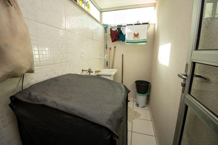 Apartamento à venda com 123m², 2 quartos e 1 vaga Apartamento à venda com 123m², 2 quartos e 1 vagaCozinha e Área de Serviço