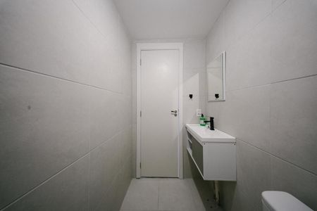 Apartamento para alugar com 34m², 2 quartos e 1 vaga Apartamento para alugar com 34m², 2 quartos e 1 vagaBanheiro
