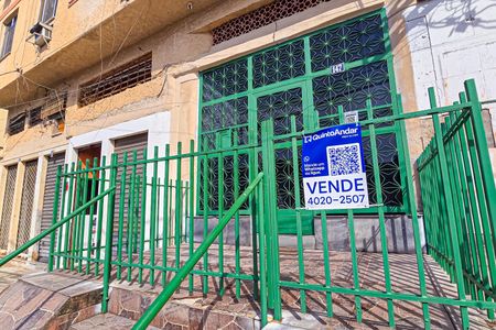 Apartamento à venda com 62m², 2 quartos e sem vaga Apartamento à venda com 62m², 2 quartos e sem vagaFachada do Prédio com placa