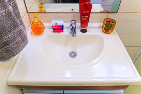 Apartamento à venda com 62m², 2 quartos e sem vaga Apartamento à venda com 62m², 2 quartos e sem vagaBanheiro