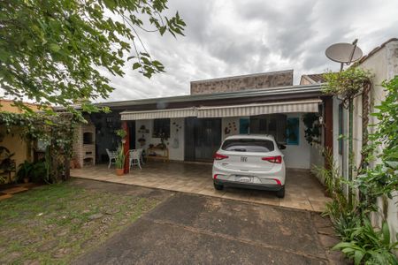 Casa à venda com 250m², 3 quartos e 4 vagas Casa à venda com 250m², 3 quartos e 4 vagasGaragem