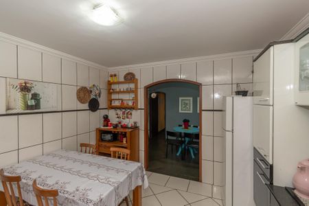 Casa à venda com 250m², 3 quartos e 4 vagas Casa à venda com 250m², 3 quartos e 4 vagasCozinha