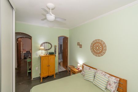 Casa à venda com 250m², 3 quartos e 4 vagas Casa à venda com 250m², 3 quartos e 4 vagasSuite
