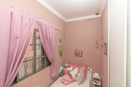 Casa à venda com 250m², 3 quartos e 4 vagas Casa à venda com 250m², 3 quartos e 4 vagasQuarto 2