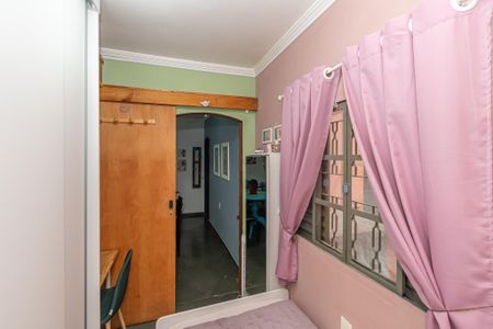 Casa à venda com 250m², 3 quartos e 4 vagas Casa à venda com 250m², 3 quartos e 4 vagasQuarto 2