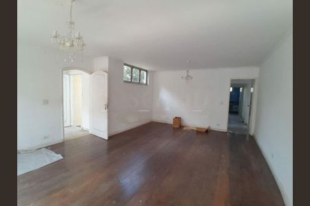 Casa à venda com 3 quartos, 340m² em Santo Amaro, São Paulo
