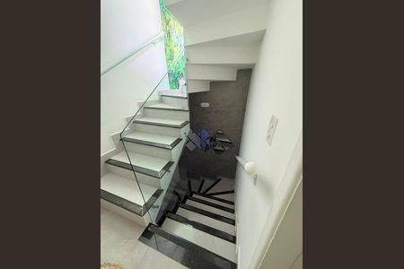 Escada de casa de condomínio à venda com 2 quartos, 120m² em Jacarepaguá, Rio de Janeiro