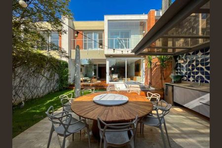 Casa à venda com 4 quartos, 453m² em Campo Belo, São Paulo