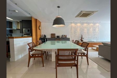 Casa à venda com 4 quartos, 453m² em Campo Belo, São Paulo