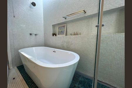 Casa à venda com 453m², 4 quartos e 4 vagas